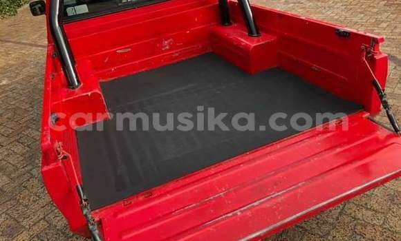 Nunua Ilio tumika Toyota Hilux Nyekundu Gari ndani ya Beitbridge nchini Matabeleland Kusini Nunua Ilio tumika Toyota Hilux Nyekundu Gari ndani ya Beitbridge nchini Matabeleland Kusini