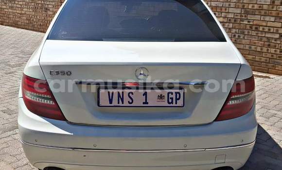 Acheter Occasion Voiture Mercedes‒Benz C–Class Blanc à Beitbridge, Matabeleland South Acheter Occasion Voiture Mercedes‒Benz C–Class Blanc à Beitbridge, Matabeleland South