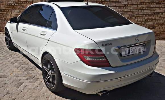 Acheter Occasion Voiture Mercedes‒Benz C–Class Blanc à Beitbridge, Matabeleland South Acheter Occasion Voiture Mercedes‒Benz C–Class Blanc à Beitbridge, Matabeleland South