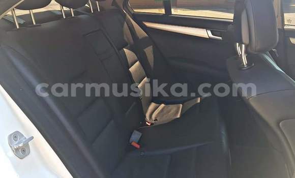 Acheter Occasion Voiture Mercedes‒Benz C–Class Blanc à Beitbridge, Matabeleland South Acheter Occasion Voiture Mercedes‒Benz C–Class Blanc à Beitbridge, Matabeleland South