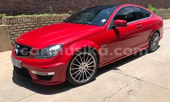 Acheter Occasion Voiture Mercedes‒Benz C–Class Rouge à Beitbridge, Matabeleland South