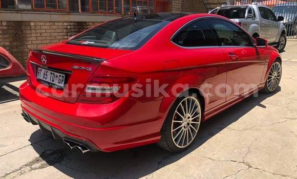 Acheter Occasion Voiture Mercedes‒Benz C–Class Rouge à Beitbridge, Matabeleland South Acheter Occasion Voiture Mercedes‒Benz C–Class Rouge à Beitbridge, Matabeleland South