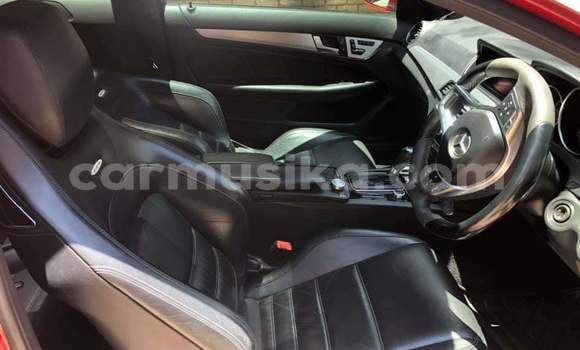 Acheter Occasion Voiture Mercedes‒Benz C–Class Rouge à Beitbridge, Matabeleland South Acheter Occasion Voiture Mercedes‒Benz C–Class Rouge à Beitbridge, Matabeleland South