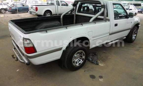 Acheter Occasion Voiture Isuzu KB Blanc à Beitbridge, Matabeleland South Acheter Occasion Voiture Isuzu KB Blanc à Beitbridge, Matabeleland South