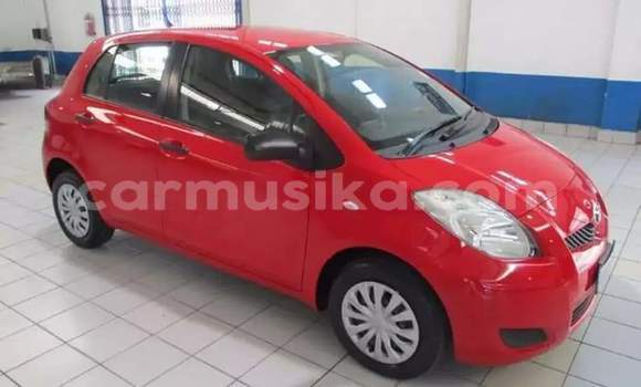 Nunua Ilio tumika Toyota Yaris Nyekundu Gari ndani ya Beitbridge nchini Matabeleland Kusini