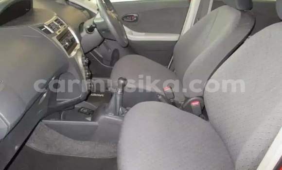 Acheter Occasion Voiture Toyota Yaris Rouge à Beitbridge, Matabeleland South Acheter Occasion Voiture Toyota Yaris Rouge à Beitbridge, Matabeleland South