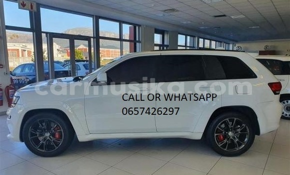 Buy Used Jeep Grand Cherokee SRT8 White Car in Beitbridge in Matabeleland South