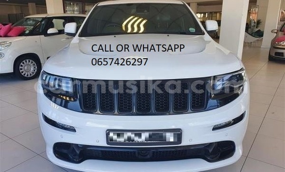 Tenga Tsaru Jeep Grand Cherokee SRT8 Chena Mota in Beitbridge in Matabeleland South Tenga Tsaru Jeep Grand Cherokee SRT8 Chena Mota in Beitbridge in Matabeleland South