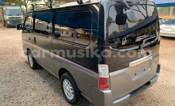 Nunua Ilio tumika Nissan Caravan Nyeusi Gari ndani ya Beitbridge nchini Matabeleland Kusini Nunua Ilio tumika Nissan Caravan Nyeusi Gari ndani ya Beitbridge nchini Matabeleland Kusini