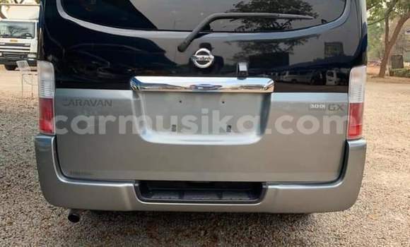 Nunua Ilio tumika Nissan Caravan Nyeusi Gari ndani ya Beitbridge nchini Matabeleland Kusini Nunua Ilio tumika Nissan Caravan Nyeusi Gari ndani ya Beitbridge nchini Matabeleland Kusini