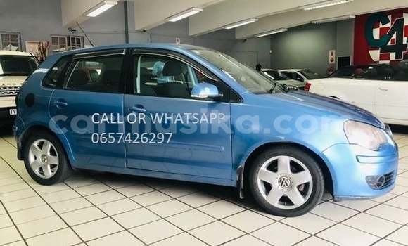 Buy Used Volkswagen Polo Blue Car in Beitbridge in Matabeleland South Buy Used Volkswagen Polo Blue Car in Beitbridge in Matabeleland South
