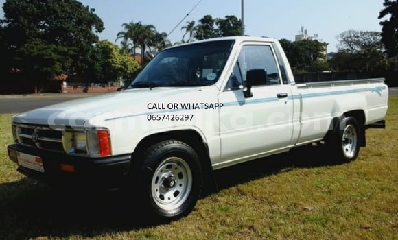 Nunua Ilio tumika Toyota Hilux Nyeupe Gari ndani ya Beitbridge nchini Matabeleland Kusini Nunua Ilio tumika Toyota Hilux Nyeupe Gari ndani ya Beitbridge nchini Matabeleland Kusini