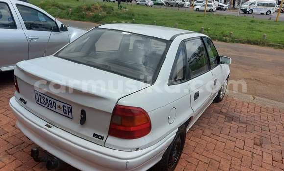 Acheter Occasion Voiture Opel Astra Blanc à Beitbridge, Matabeleland South Acheter Occasion Voiture Opel Astra Blanc à Beitbridge, Matabeleland South