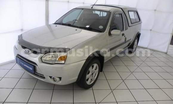 Nunua Ilio tumika Ford Escort Fedha Gari ndani ya Beitbridge nchini Matabeleland Kusini Nunua Ilio tumika Ford Escort Fedha Gari ndani ya Beitbridge nchini Matabeleland Kusini