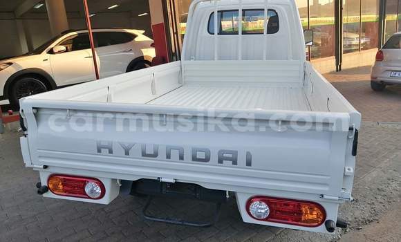 Buy Used Hyundai H200 White Car in Beitbridge in Matabeleland South Buy Used Hyundai H200 White Car in Beitbridge in Matabeleland South