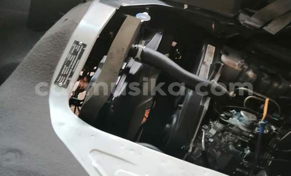 Buy Used Hyundai H200 White Car in Beitbridge in Matabeleland South Buy Used Hyundai H200 White Car in Beitbridge in Matabeleland South