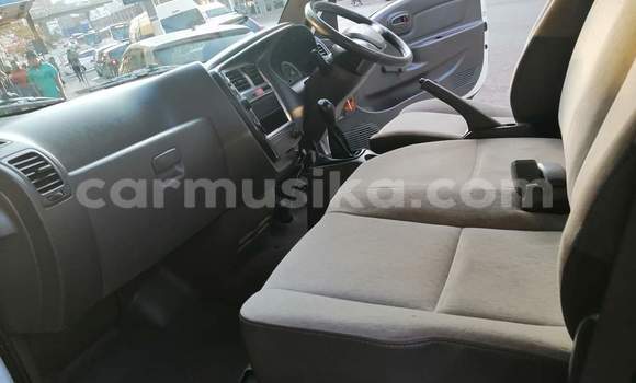 Buy Used Hyundai H200 White Car in Beitbridge in Matabeleland South Buy Used Hyundai H200 White Car in Beitbridge in Matabeleland South