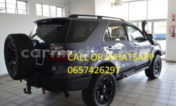 Nunua Ilio tumika Toyota Fortuner Fedha Gari ndani ya Beitbridge nchini Matabeleland Kusini Nunua Ilio tumika Toyota Fortuner Fedha Gari ndani ya Beitbridge nchini Matabeleland Kusini