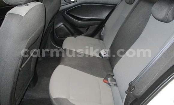 Acheter Occasion Voiture Hyundai i20 Blanc à Beitbridge, Matabeleland South Acheter Occasion Voiture Hyundai i20 Blanc à Beitbridge, Matabeleland South