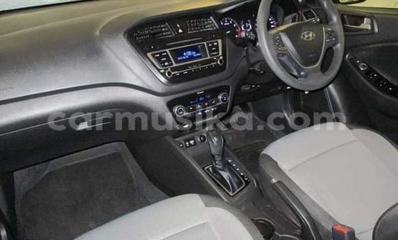 Acheter Occasion Voiture Hyundai i20 Blanc à Beitbridge, Matabeleland South Acheter Occasion Voiture Hyundai i20 Blanc à Beitbridge, Matabeleland South