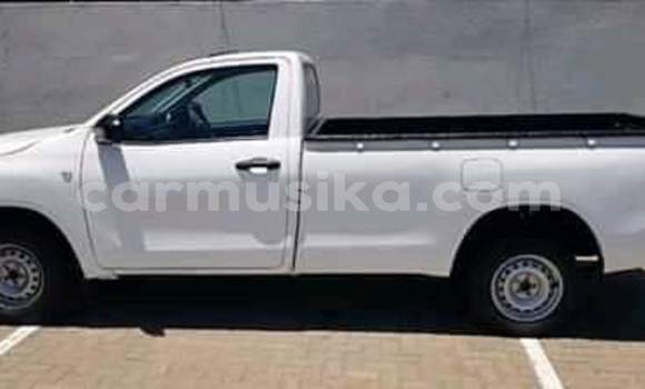 Acheter Occasion Voiture Toyota Hilux Blanc à Beitbridge, Matabeleland South Acheter Occasion Voiture Toyota Hilux Blanc à Beitbridge, Matabeleland South
