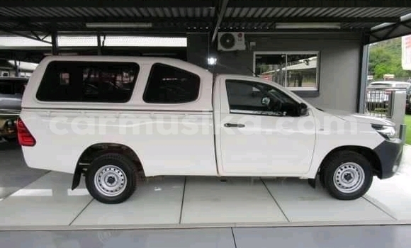 Nunua Ilio tumika Toyota Hilux Nyeupe Gari ndani ya Beitbridge nchini Matabeleland Kusini