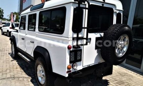 Nunua Ilio tumika Land Rover Defender Nyeupe Gari ndani ya Beitbridge nchini Matabeleland Kusini Nunua Ilio tumika Land Rover Defender Nyeupe Gari ndani ya Beitbridge nchini Matabeleland Kusini