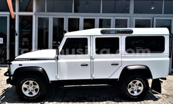Nunua Ilio tumika Land Rover Defender Nyeupe Gari ndani ya Beitbridge nchini Matabeleland Kusini Nunua Ilio tumika Land Rover Defender Nyeupe Gari ndani ya Beitbridge nchini Matabeleland Kusini
