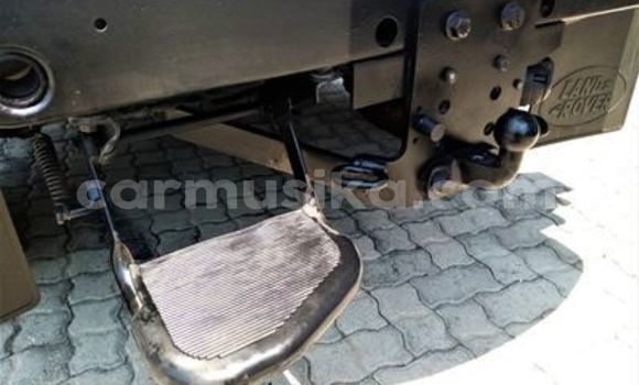 Nunua Ilio tumika Land Rover Defender Nyeupe Gari ndani ya Beitbridge nchini Matabeleland Kusini Nunua Ilio tumika Land Rover Defender Nyeupe Gari ndani ya Beitbridge nchini Matabeleland Kusini