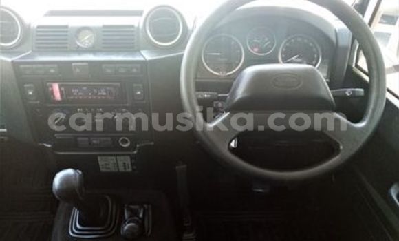 Nunua Ilio tumika Land Rover Defender Nyeupe Gari ndani ya Beitbridge nchini Matabeleland Kusini Nunua Ilio tumika Land Rover Defender Nyeupe Gari ndani ya Beitbridge nchini Matabeleland Kusini