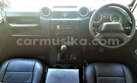 Nunua Ilio tumika Land Rover Defender Nyeupe Gari ndani ya Beitbridge nchini Matabeleland Kusini Nunua Ilio tumika Land Rover Defender Nyeupe Gari ndani ya Beitbridge nchini Matabeleland Kusini