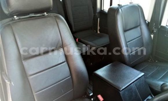 Nunua Ilio tumika Land Rover Defender Nyeupe Gari ndani ya Beitbridge nchini Matabeleland Kusini Nunua Ilio tumika Land Rover Defender Nyeupe Gari ndani ya Beitbridge nchini Matabeleland Kusini