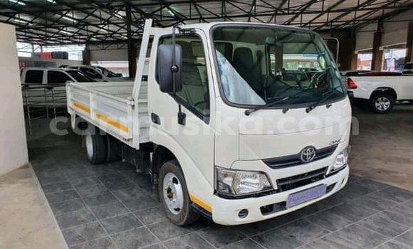 Acheter Occasion Voiture Toyota Dyna Blanc à Beitbridge, Matabeleland South