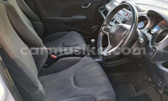 Nunua Ilio tumika Honda Jazz Nyeupe Gari ndani ya Beitbridge nchini Matabeleland Kusini Nunua Ilio tumika Honda Jazz Nyeupe Gari ndani ya Beitbridge nchini Matabeleland Kusini