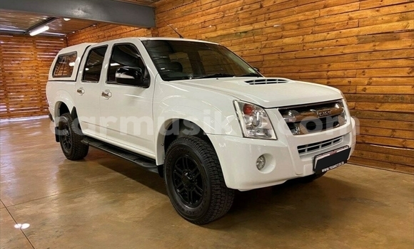 Buy Used Isuzu KB White Car in Beitbridge in Matabeleland South