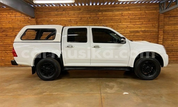 Acheter Occasion Voiture Isuzu KB Blanc à Beitbridge, Matabeleland South Acheter Occasion Voiture Isuzu KB Blanc à Beitbridge, Matabeleland South