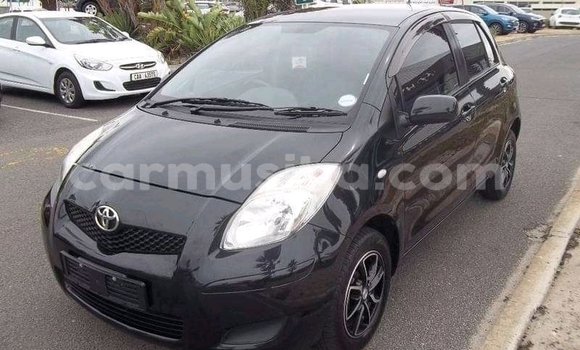 Nunua Ilio tumika Toyota Yaris Nyeusi Gari ndani ya Beitbridge nchini Matabeleland Kusini