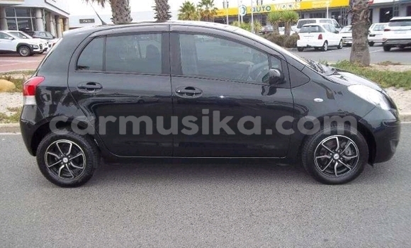 Nunua Ilio tumika Toyota Yaris Nyeusi Gari ndani ya Beitbridge nchini Matabeleland Kusini Nunua Ilio tumika Toyota Yaris Nyeusi Gari ndani ya Beitbridge nchini Matabeleland Kusini