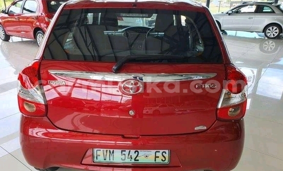 Acheter Occasion Voiture Toyota Etios Rouge à Beitbridge, Matabeleland South Acheter Occasion Voiture Toyota Etios Rouge à Beitbridge, Matabeleland South