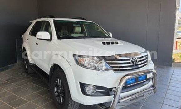 Buy Used Toyota Fortuner White Car in Beitbridge in Matabeleland South
