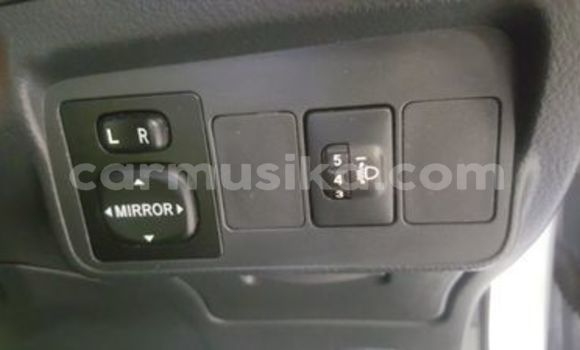 Nunua Ilio tumika Toyota Corolla Fedha Gari ndani ya Beitbridge nchini Matabeleland Kusini Nunua Ilio tumika Toyota Corolla Fedha Gari ndani ya Beitbridge nchini Matabeleland Kusini