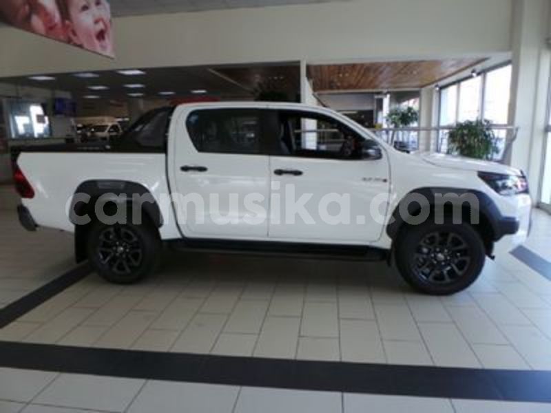 Big with watermark toyota hilux matabeleland south beitbridge 19404