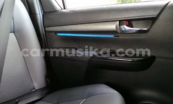 Acheter Occasion Voiture Toyota Hilux Blanc à Beitbridge, Matabeleland South Acheter Occasion Voiture Toyota Hilux Blanc à Beitbridge, Matabeleland South