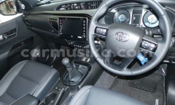 Acheter Occasion Voiture Toyota Hilux Blanc à Beitbridge, Matabeleland South Acheter Occasion Voiture Toyota Hilux Blanc à Beitbridge, Matabeleland South
