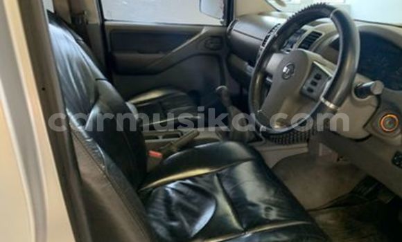 Acheter Occasion Voiture Nissan Navara Gris à Beitbridge, Matabeleland South Acheter Occasion Voiture Nissan Navara Gris à Beitbridge, Matabeleland South