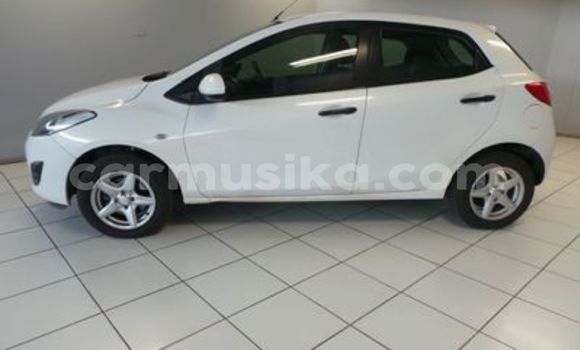 Buy Used Mazda 2 White Car in Beitbridge in Matabeleland South