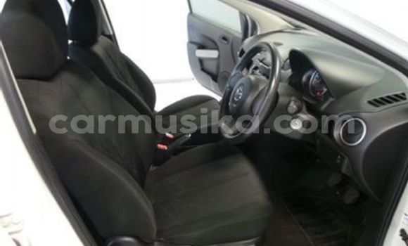 Acheter Occasion Voiture Mazda 2 Blanc à Beitbridge, Matabeleland South Acheter Occasion Voiture Mazda 2 Blanc à Beitbridge, Matabeleland South