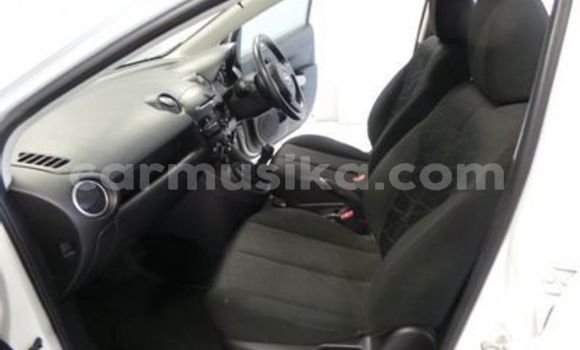 Acheter Occasion Voiture Mazda 2 Blanc à Beitbridge, Matabeleland South Acheter Occasion Voiture Mazda 2 Blanc à Beitbridge, Matabeleland South