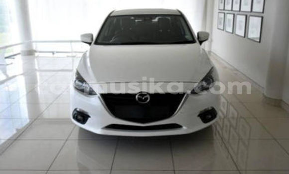 Nunua Ilio tumika Mazda 3 Nyeupe Gari ndani ya Beitbridge nchini Matabeleland Kusini