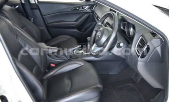 Acheter Occasion Voiture Mazda 3 Blanc à Beitbridge, Matabeleland South Acheter Occasion Voiture Mazda 3 Blanc à Beitbridge, Matabeleland South